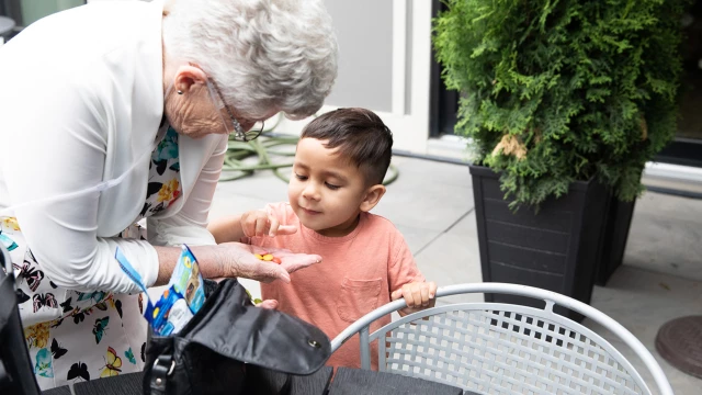 Keeping Grandchildren Engaged During Assisted Living Visits